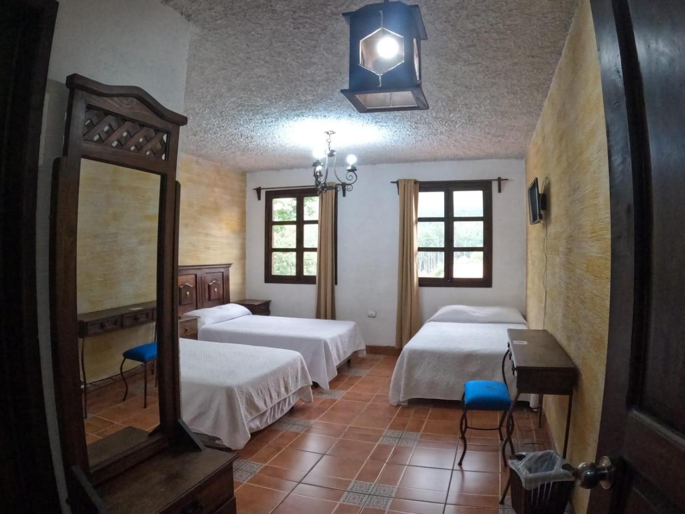 Hotel El Mirador Anexo 1 Santa Lucía Milpas Altas Pokój zdjęcie